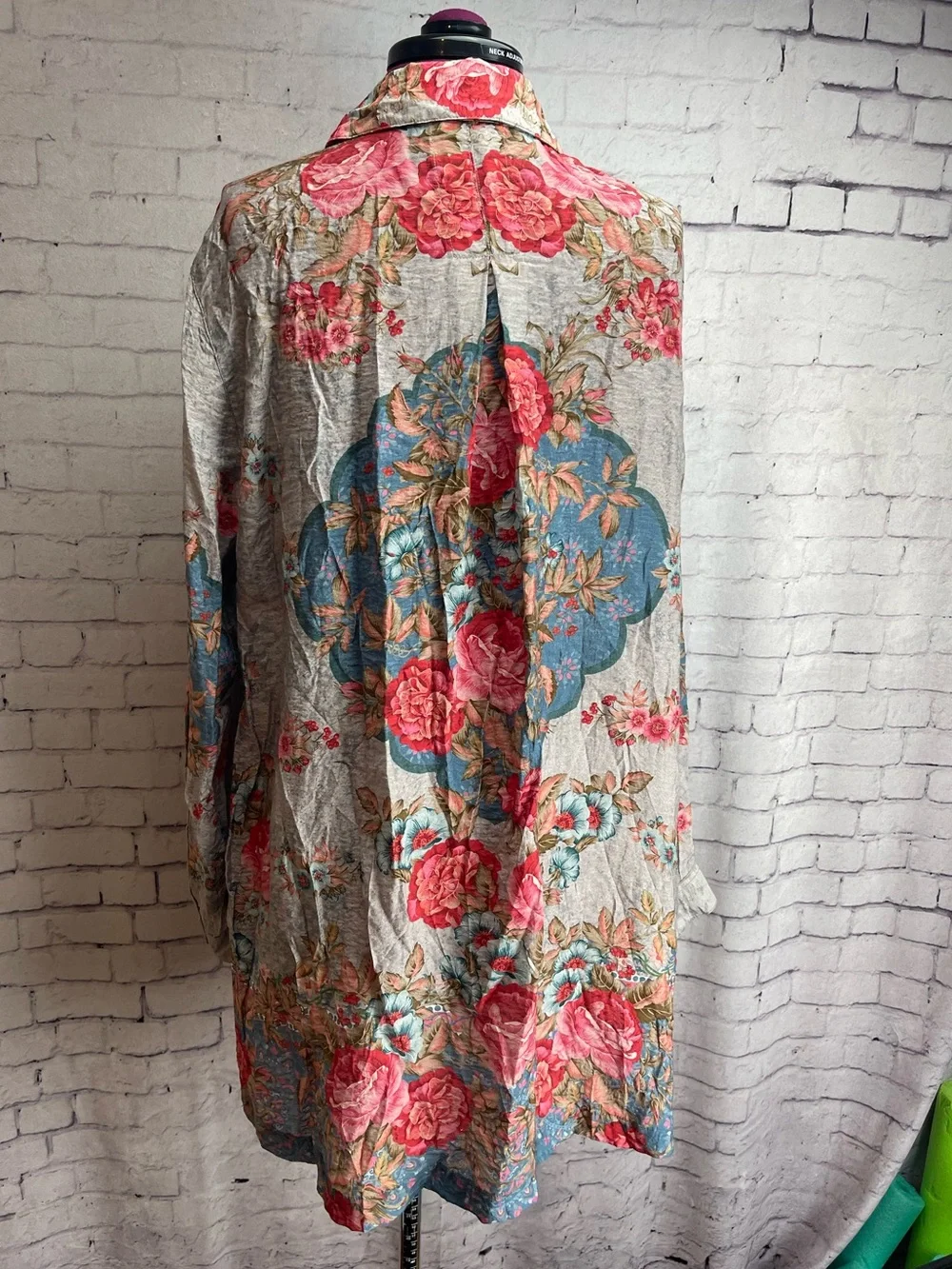 John mark size large long sleeve button down tunic length blouse floral - Picture 4 of 6